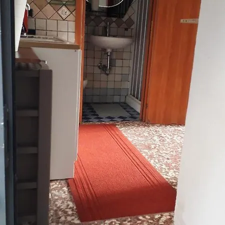 Szálloda Monolocale Quattro Posti *